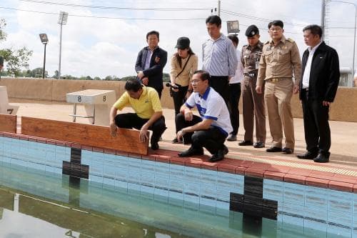 นายวีระศักดิ์ โควสุรัตน์ (รมว.กก.)  ลงพื้นที่ตรวจสอบความคืบหน้า  ปัญหา  อุปสรรคในการดำเนินการโครงการการก่อสร้างสนามกีฬาจังหวัดมหาสารคาม และจังหวัดสกลนคร