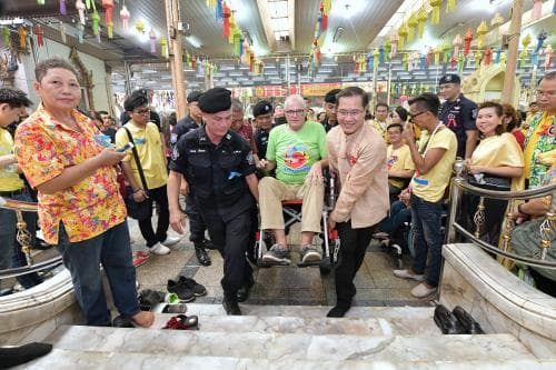รมว.ท่องเที่ยวฯ เปิดงานเทศกาลนมัสการปิดทองหลวงพ่อวัดไร่ขิง พร้อมสำรวจเส้นทาง Tourism for all