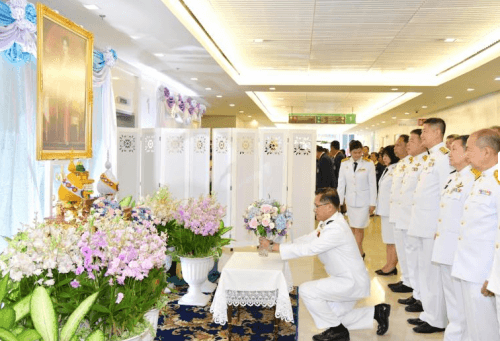 กระทรวงการท่องเที่ยวและกีฬา ถวายแจกันดอกไม้และลงนามถวายพระพร สมเด็จพระนางเจ้าสิริกิติ์ พระบรมราชินีนาถ ในรัชกาลที่ 9 และ พระเจ้าวรวงศ์เธอ พระองค์เจ้าโสมสวลี พระวรราชาทินัดดามาตุ