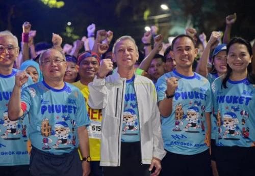 นักวิ่งทั้งชาวไทยและชาวต่างชาติ กว่า 5,000 คน ร่วมการแข่งขัน รายการ บางกอกแอร์เวย์ภูเก็ตฮาล์ฟมาราธอน ครั้งที่ 3