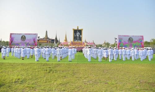 ผู้บริหารกระทรวงการท่องเที่ยวและกีฬา เข้าร่วมพิธีบำเพ็ญกุศล ทำบุญตักบาตรและวางพวงมาลา ณ มณฑลพิธีท้องสนามหลวง
