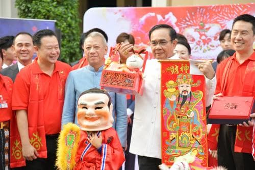 รมว.พิพัฒน์ ร่วมครม. เยี่ยมชมการจัดบูธนิทรรศการ ททท. เพื่อประชาสัมพันธ์งาน เทศกาลตรุษจีน และประชาสัมพันธ์การแข่งขันมาราธอน รายการ Amazing Thailand Marathon Bangkok 2020 ที่ทำเนียบรัฐบาล