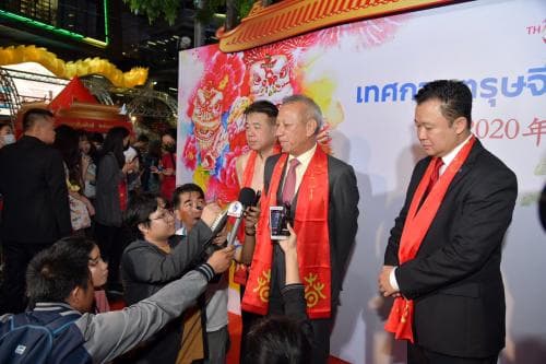 รมว.พิพัฒน์ ให้สัมภาษณ์ ชี้แจงประเด็น "ชิม ช้อป ใช้" เวอร์ชั่นอินเตอร์