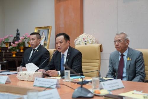 รมว.ท่องเที่ยวและกีฬา ร่วมประชุมเพื่อติดตามสถานการณ์ โรคติดเชื้อไวรัสโคโรนา สายพันธุ์ใหม่ 2019 ของประเทศ