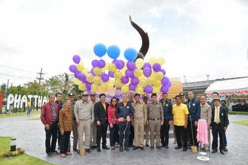 รมว.ท่องเที่ยวและกีฬา เปิดประติมากรรมโลมาอิรวดี อีกหนึ่งสัญลักษณ์ของจังหวัดพัทลุง
