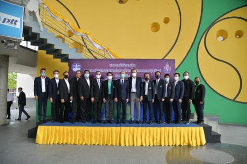 รมว.พิพัฒน์ ตรวจเยี่ยมการเก็บตัวฝึกซ้อมของนักกีฬาเทนนิส พร้อมให้โอวาทและมอบกระเช้าเพื่อเป็นขวัญและกำลังใจสำหรับนักกีฬาและผู้ฝึกสอน