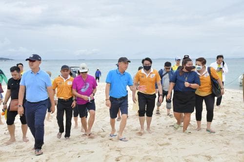 รมต.ท่องเที่ยวและกีฬา นำทีมสำรวจเกาะมันนอก ใช้เป็นที่กักตัวนักวิ่งเทรลอีลีทก่อนร่วมแข่ง Thailand By UTMB"