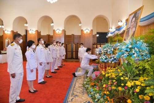 พิธีลงนามถวายพระพรชัยมงคลแด่สมเด็จพระนางเจ้าสิริกิติ์ พระบรมราชินีนาถ พระบรมราชชนนีพันปีหลวง เนื่องในโอกาสวันเฉลิมพระชนมพรรษา ประจำปีพุทธศักราช 2563