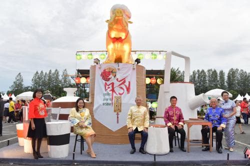 รมต.พิพัฒน์ ประธานเปิดงาน ตรัง ยุทธจักรอาหารอร่อย กับหมูย่างและขนมเค้กเมืองตรัง ประจำปี 2563