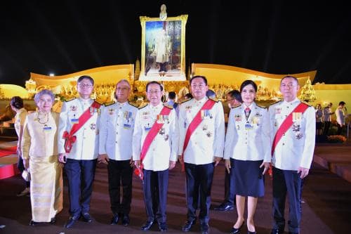 พิธีจุดเทียนน้อมรำลึกในพระมหากรุณาธิคุณ ในวันคล้ายวันพระบรมราชสมภพของพระบาทสมเด็จพระบรมชนกาธิเบศร มหาภูมิพลอดุลยเดชมหาราช บรมนาถบพิตร