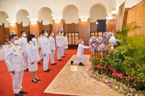 ผู้บริหารกระทรวงการท่องเที่ยวและกีฬา ลงนามถวายพระพรสมเด็จพระกนิษฐาธิราชเจ้า กรมสมเด็จพระเทพรัตนราชสุดาฯ สยามบรมราชกุมารี
