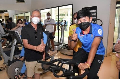 รมว.พิพัฒน์ พร้อม "จุฑาธิป" นักปั่นทีมชาติไทย ยก "ภูเก็ต"  ต้นแบบเมืองกีฬา สนับสนุนสปอร์ตคอมเพล็กซ์ พร้อมทดสอบบริการนวดบำบัดแบบนักกีฬา