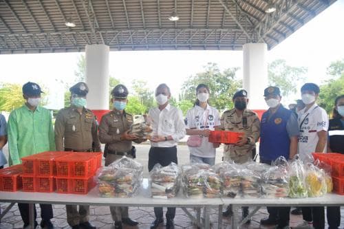 รมว.ท่องเที่ยวและกีฬา นำคณะฮีโร่โอลิมปิก ร่วมถวายเทียนพรรษา พร้อมลงพื้นที่ด่านตรวจภูเก็ต (ด่านท่าฉัตรไชย)