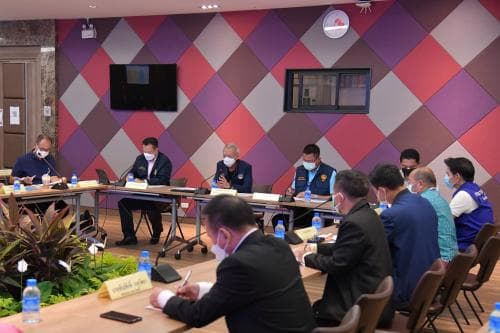 รมว.พิพัฒน์ ประชุมหารือเตรียมความพร้อมเรื่องส่งเสริมประชาสัมพันธ์เสริมสร้างความเข้าใจของประชาชนในพื้นที่ เพื่อเตรียมการเปิดเมืองรองรับนักท่องเที่ยวต่างชาติ (Pattaya Moves On)
