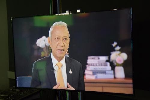 รมว.ท่องเที่ยวและกีฬา บันทึกเทปสัมภาษณ์รายการ The Leader คนจะนำต้องทำให้ดู