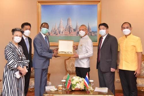 รมว.พิพัฒน์ ให้ Mr. Kiptiness Lindsay Kimwole) เอกอัครราชทูตสาธารณรัฐเคนยาประจำประเทศไทย เข้าพบ