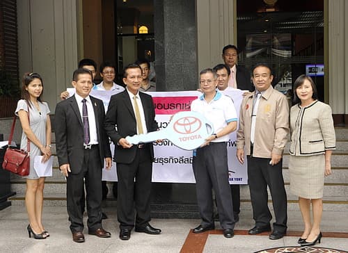 พิธีส่งมอบรถเช่า โตโยต้าวีโก้