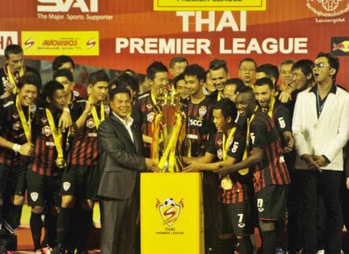 พิธีมอบถ้วยรางวัลผู้ชนะเลิศการแข่งขันฟุตบอลอาชีพไทยพรีเมียร์ลีก ประจำปี ๒๐๑๒