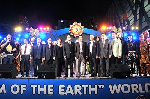 พิธีเปิดเทศกาลจังหวะแผ่นดิน Rhythm of the Earth World Festival : World Musiq & World Bar-B-Q "สุดยอดอาหารย่างอลังการดนตรีโลก" ปีที่ ๘