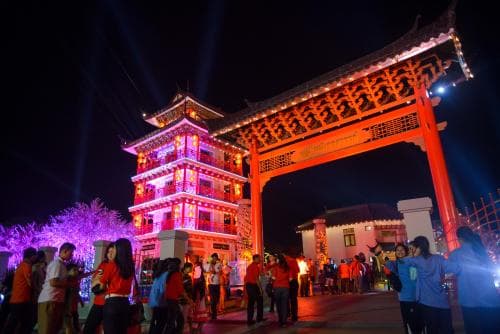 ตรุษจีนสุพรรณบุรี มหัศจรรย์ ๖ ปี มังกรสวรรค์