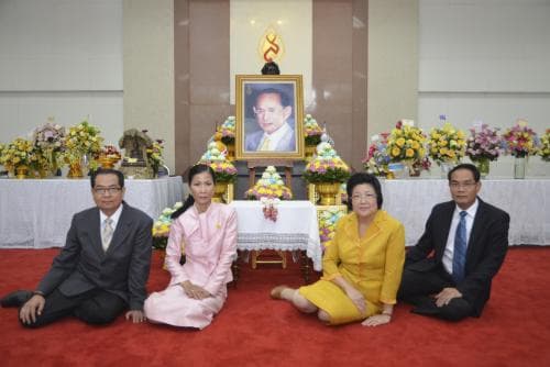 รัฐมนตรีว่าการกระทรวงการท่องเที่ยวและกีฬานำผู้บริหารลงนามถวายพระพรแด่พระบาทสมเด็จพระเจ้าอยู่หัว