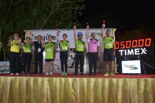 รัฐมนตรีว่าการกระทรวงการท่องเที่ยวและกีฬาเป็นประธานปล่อยตัววิ่ง 21 กม. ทะเลน้อย ร้อยรัน จ.พัทลุง