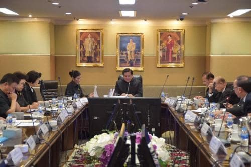 พลเอกธนะศักดิ์ ปฏิมาประกร  รองนายกรัฐมนตรี เป็นประธานการประชุม เรื่องการยกระดับศูนย์ตรวจสอบสารต้องห้ามในนักกีฬา