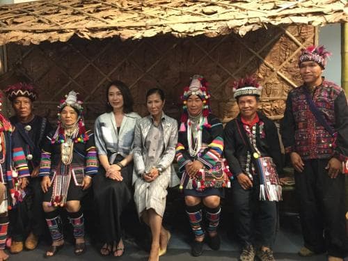 รัฐมนตรีว่าการกระทรวงการท่องเที่ยวและกีฬาเปิดงาน นิทรรศการเฉลิมพระเกียรติ "จากขุนเขา สู่...ศิลปาชีพ : 70 ปี ฟ้าในเฟรม"