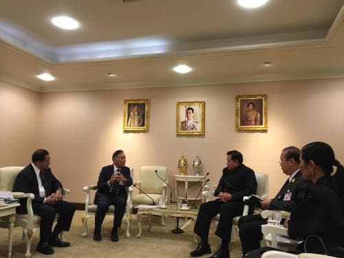 รองนายกรัฐมนตรี เป็นประธานการประชุมร่วมกับที่ปรึกษาและประธานหอการค้าไทย