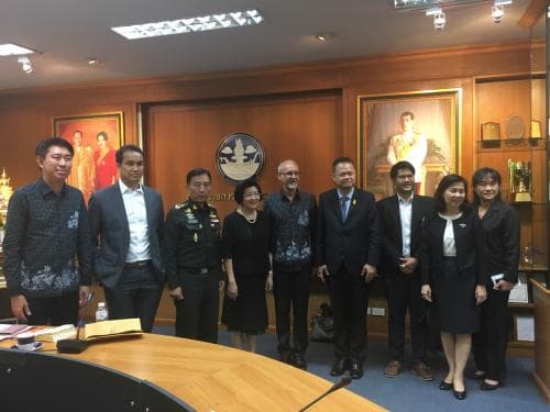 ผู้ช่วยรัฐมนตรีประจำกระทรวงการท่องเที่ยวและกีฬา เข้าร่วมหารือการจัดงานเทศกาลดนตรี "ไลฟ์ แอท ซันเซ็ท"