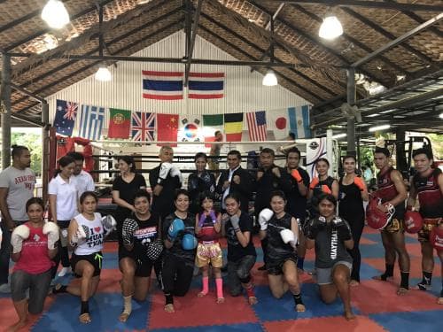 รัฐมนตรีว่าการกระทรวงการท่องเที่ยวและกีฬา ได้ร่วมกิจกรรม "Sports for All" สำรวจความนิยมของมวยไทย
