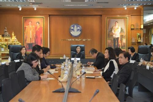 รัฐมนตรีว่าการกระทรวงการท่องเที่ยวและกีฬา เป็นประธานการประชุมเรื่อง "จุดส่งมอบสินค้าปลอดอากรในสนามบิน" (Pick up Counter)