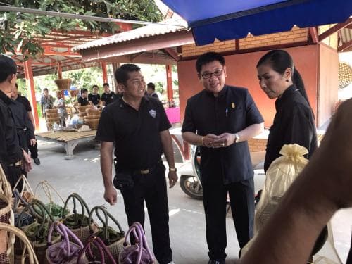 รมว.ท่องเที่ยวและกีฬาลงพื้นที่จังหวัดอ่างทองรับฟังปัญหาเพื่อหาแนวทางส่งเสริมเชื่อมโยงท่องเที่ยวชุมชน