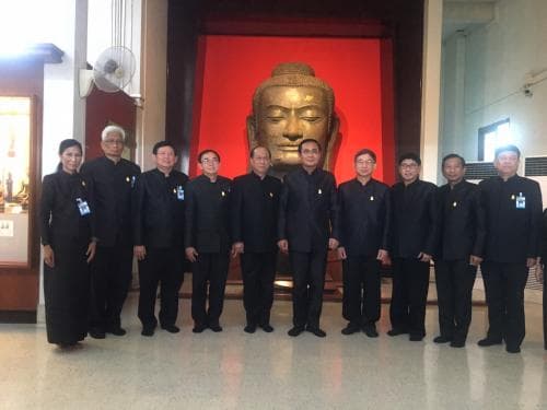 นายกรัฐมนตรีและคณะเยี่ยมชมพิพิธภัณฑสถานแห่งชาติเจ้าสามพระยา