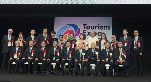 รัฐมนตรีว่าการกระทรวงการท่องเที่ยวและกีฬา ร่วมเปิดป้ายสัญลักษณ์การเริ่มต้น ในงานเลี้ยงต้อนรับผู้เข้าร่วมงาน Tourism EXPO Japan (TEJ)