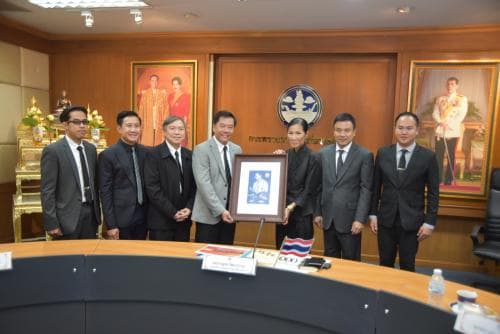 คณะอาจารย์จากมหาวิทยาลัยศิลปากร เข้าพบรมว.ท่องเที่ยวและกีฬา เพื่อนำเสนอโครงการส่งเสริมการท่องเที่ยวทางศิลปะและวัฒนธรรม
