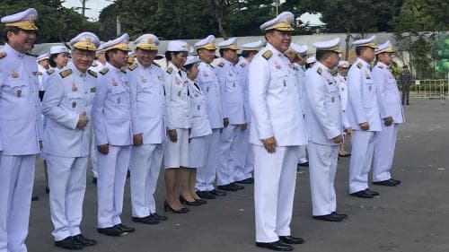 นายกรัฐมนตรีพร้อมด้วยคณะรัฐมนตรีเข้าร่วมวางพวงมาลาในวันปิยมหาราช เพื่อน้อมรำลึกถึงพระมหากรุณาธิคุณ