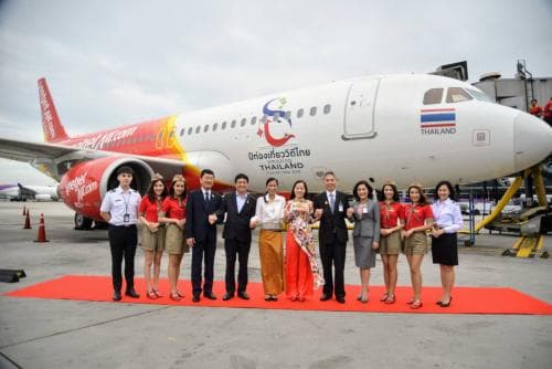 รมว.ท่องเที่ยวและกีฬา เปิดตัวเครื่องบินลายใหม่ ด้วยโลโก้ปีท่องเที่ยววิถีไทย เก๋ไก๋อย่างยั่งยืน
