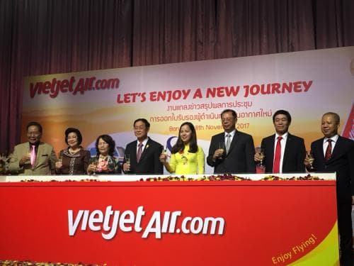 ผู้ช่วยรัฐมนตรีฯ ร่วมงานแถลงข่าวการรับใบรับรองผู้ดำเนินการเดินอากาศใหม่ 