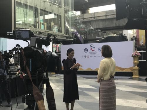 รมว.ท่องเที่ยวและกีฬา ให้สัมภาษณ์ในรายการเดินหน้าประเทศไทยประชาสัมพันธ์ปีท่องเที่ยววิถีไทย