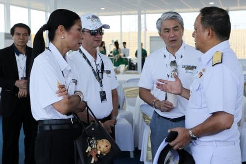 รมว.ท่องเที่ยวและกีฬา ตรวจดูความเรียบร้อยก่อนเริ่มพิธีเปิดการแข่งขัน Air Race 1 World Cup Thailand 2017
