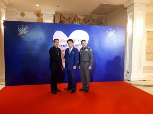 รัฐมนตรีว่าการท่องเที่ยวฯไทยได้ให้การต้อนรับรัฐมนตรีช่วยว่าการกระทรวงท่องเที่ยว โครงสร้างพื้นฐานและคมนาคมของญี่ปุ่น...ที่มาขอเข้าเยี่ยมคาราวะและหารือเรื่องอุตสาหกรรมท่องเที่ยว