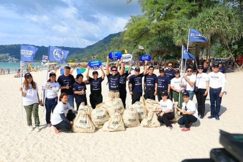 รมว.ท่องเที่ยว ลงพื้นที่เก็บขยะหาดป่าตอง จ.ภูเก็ต