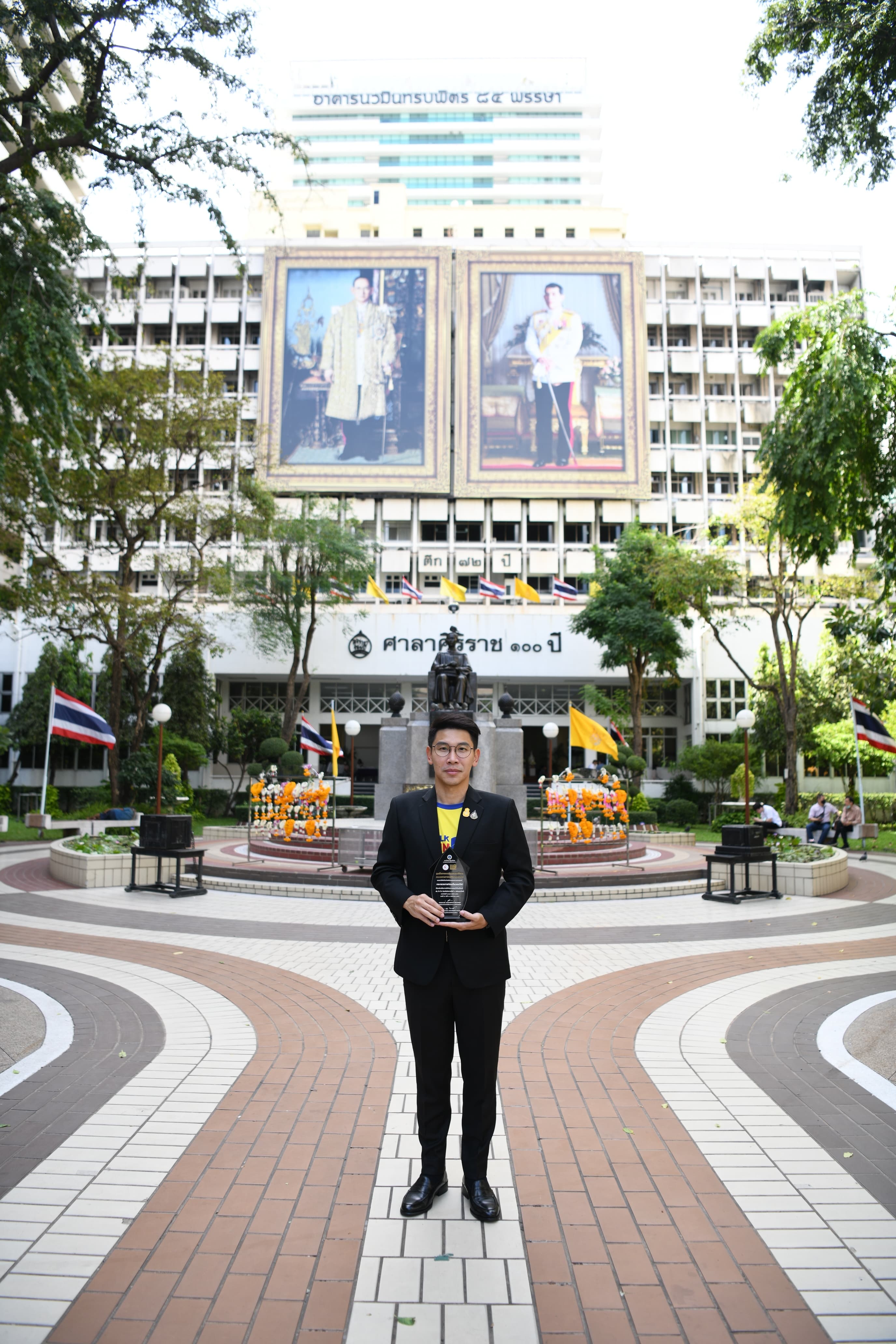 รูปภาพแกลเลอรี