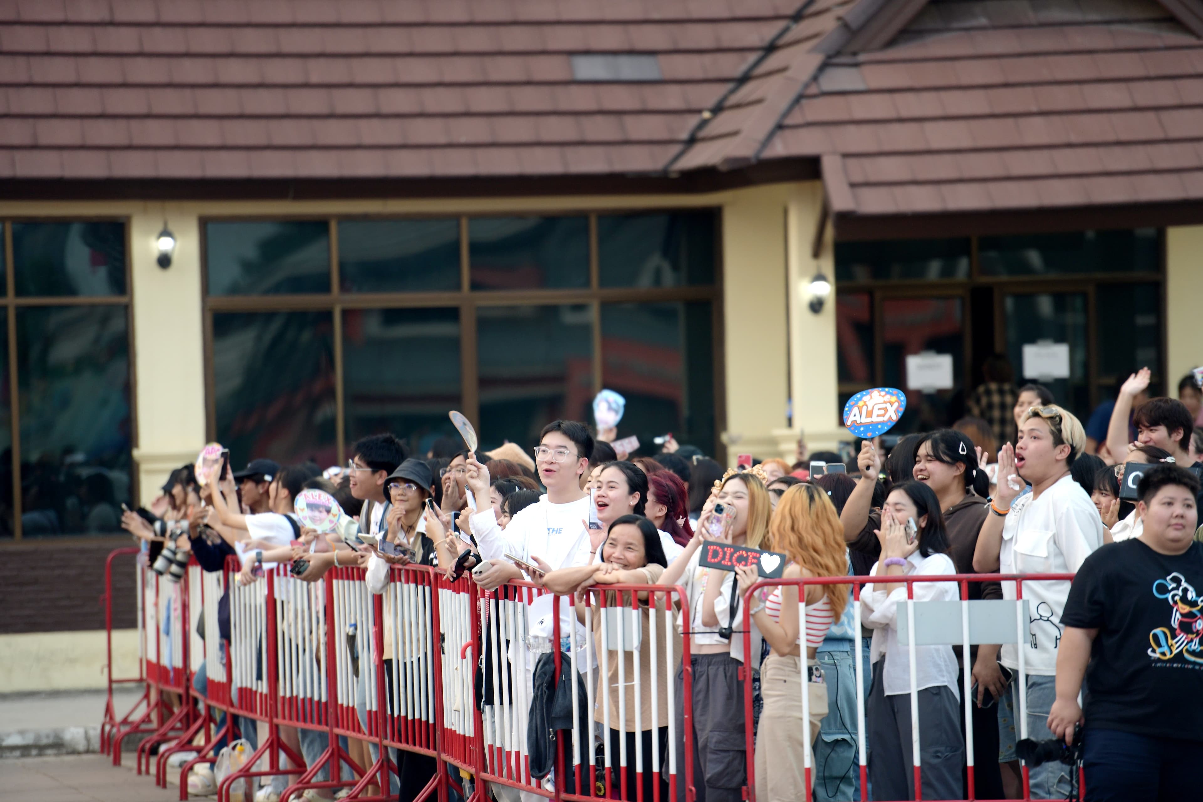 รูปภาพแกลเลอรี