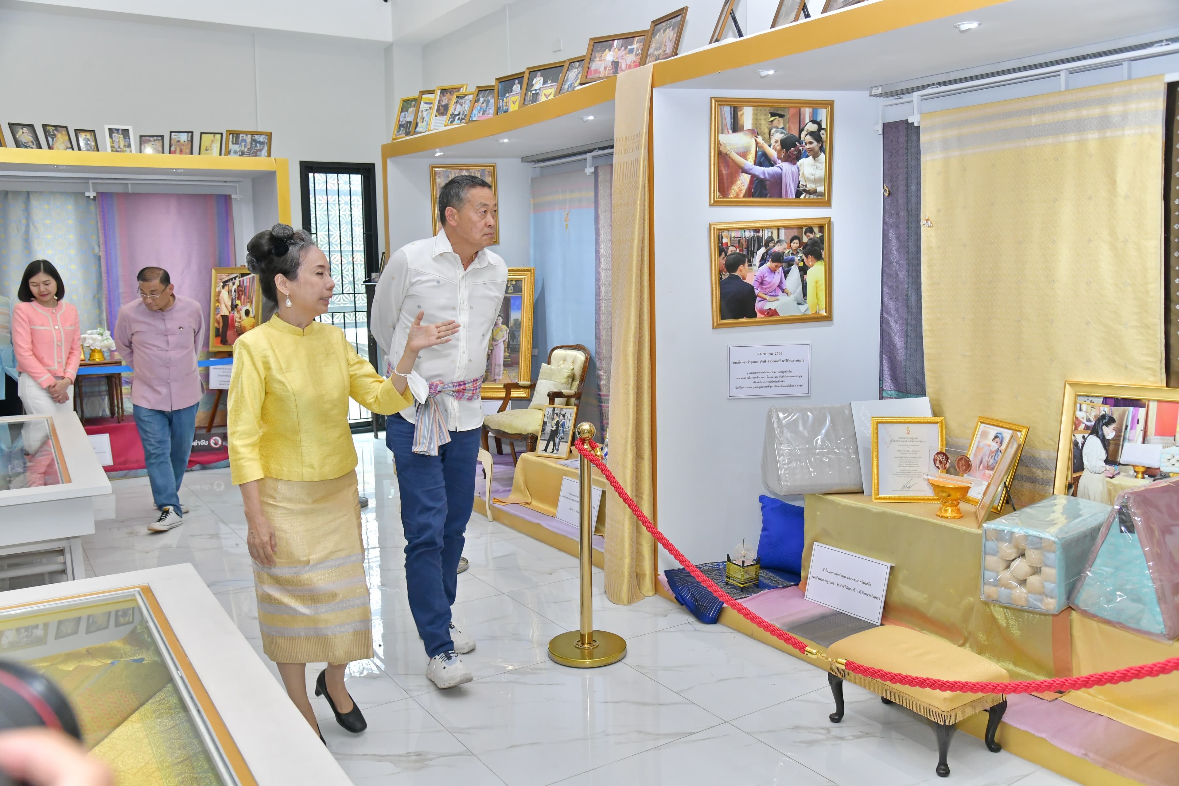 รูปภาพแกลเลอรี