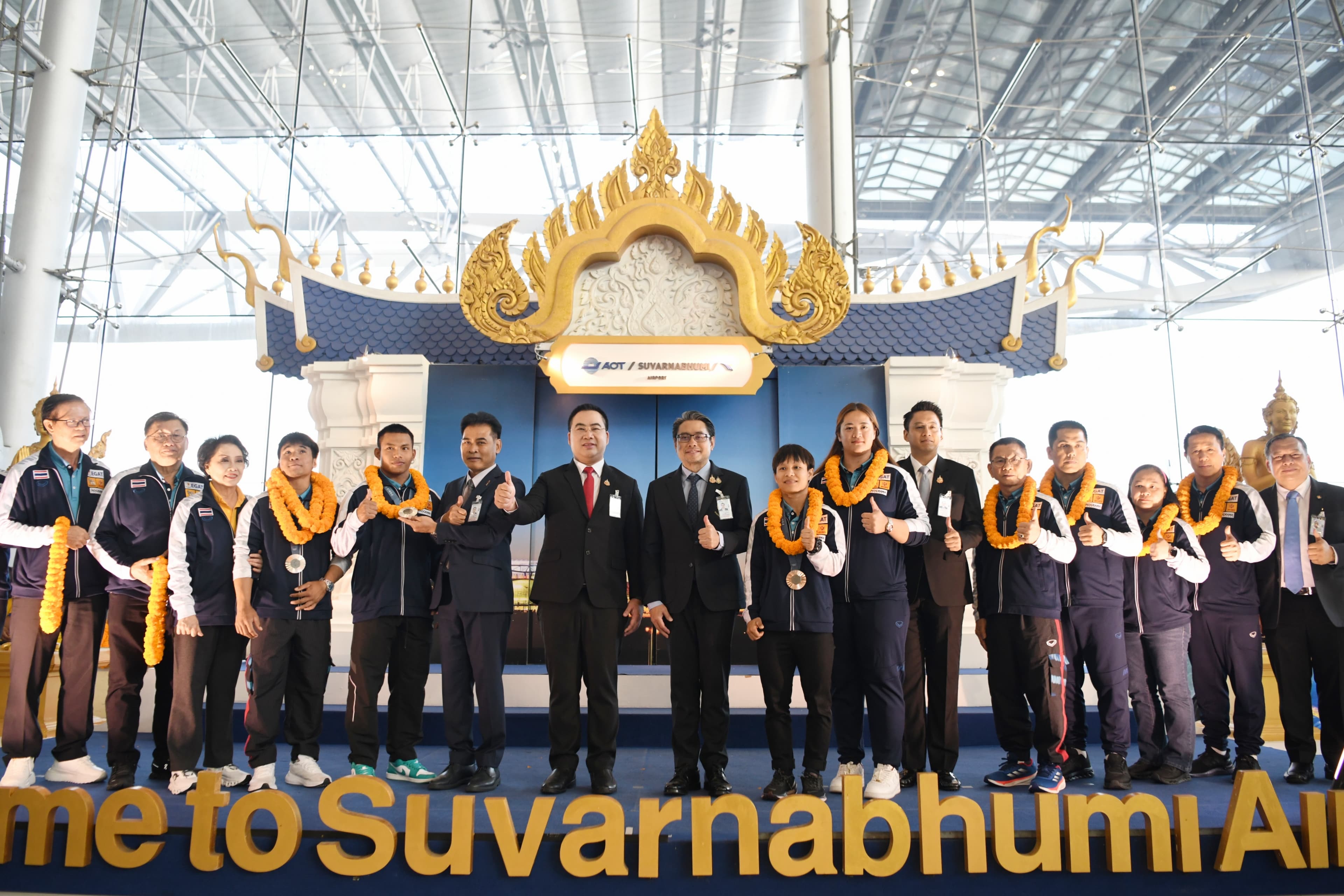 ผู้ช่วยรัฐมนตรีกระทรวงการท่องเที่ยวและกีฬาต้อนรับนักกีฬายกน้ำหนักไทยจากโอลิมปิกเกมส์ ครั้งที่ 33
