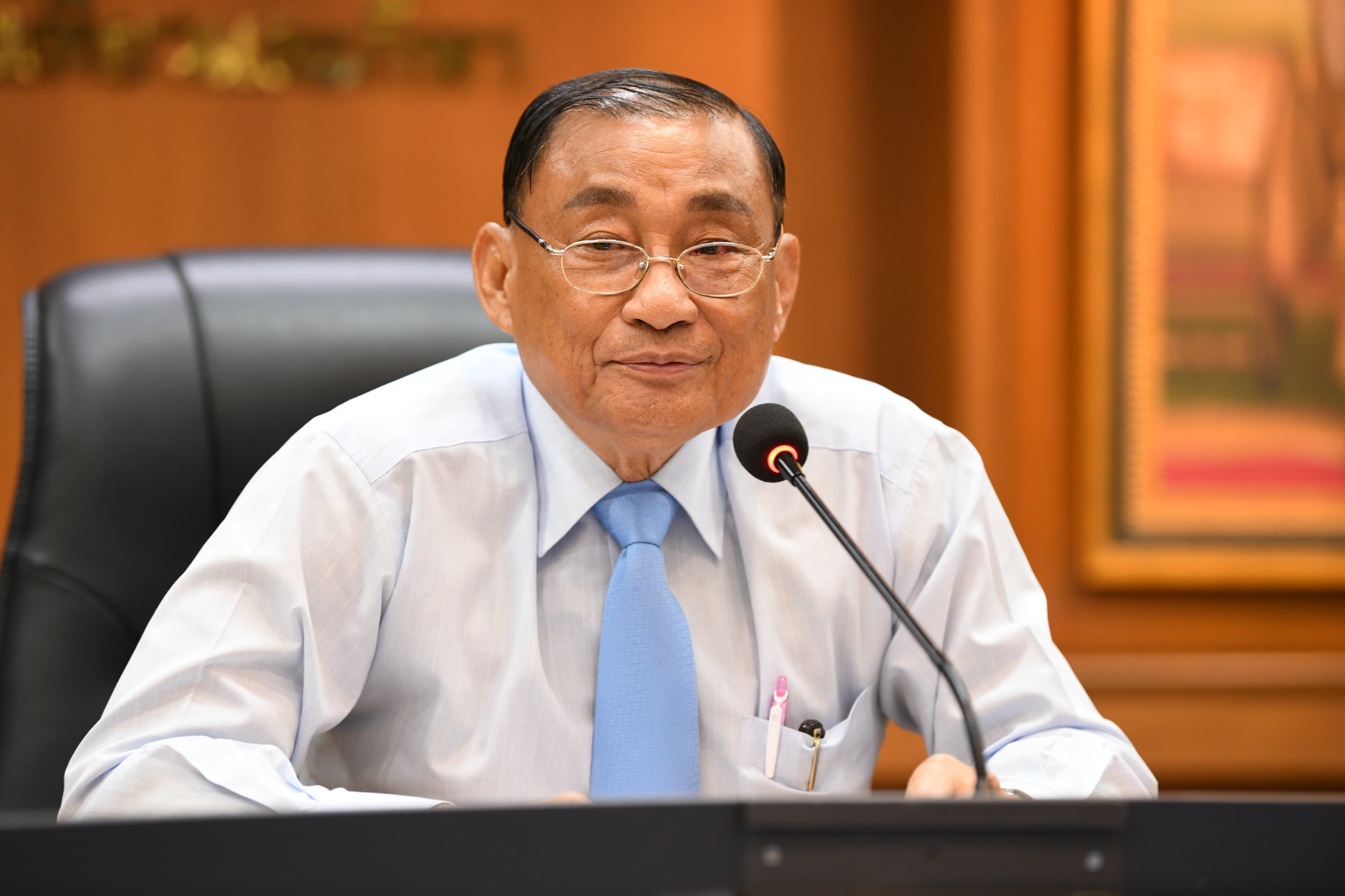 รมว.เสริมศักดิ์ เปิดโอกาสให้นักฟุตบอลเยาวชนสโมสรสุวรรณภูมิ เอฟซี เข้าเยี่ยมคารวะและรับโอวาท