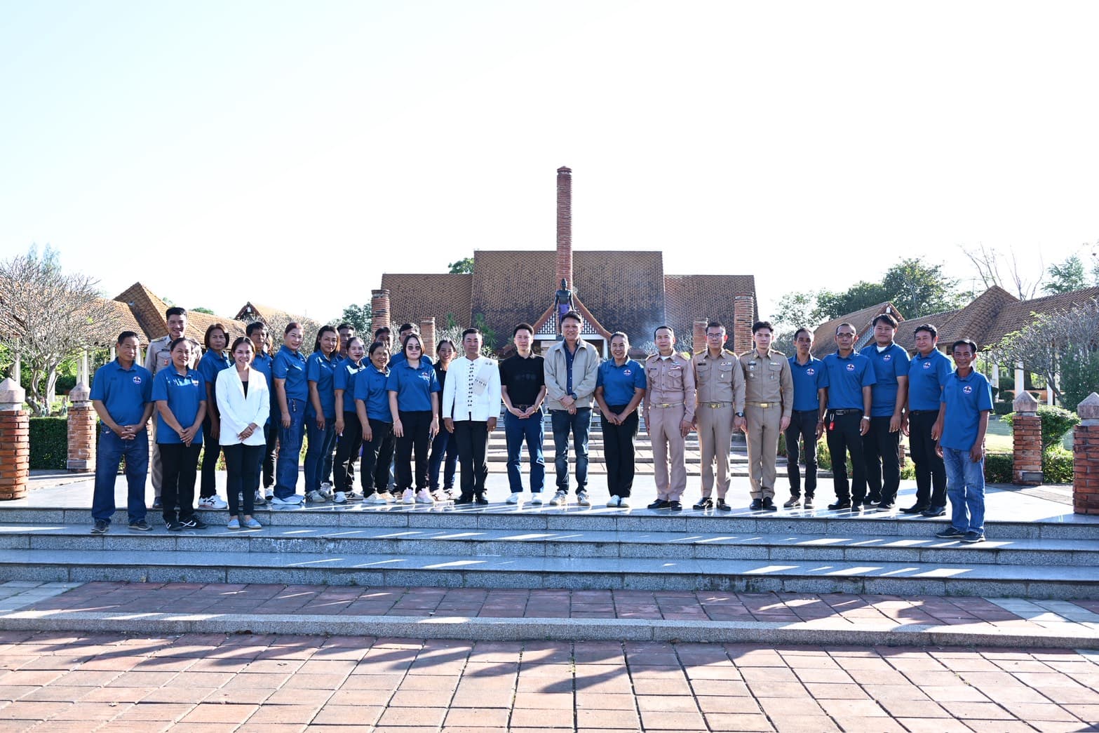 รมว.อรรถกร ลงพื้นที่อนุสรณ์สถานเมืองราด สักการะพ่อขุนผาเมือง พร้อมเยี่ยมชมพิพิธภัณฑ์ประวัติศาสตร์ท้องถิ่น