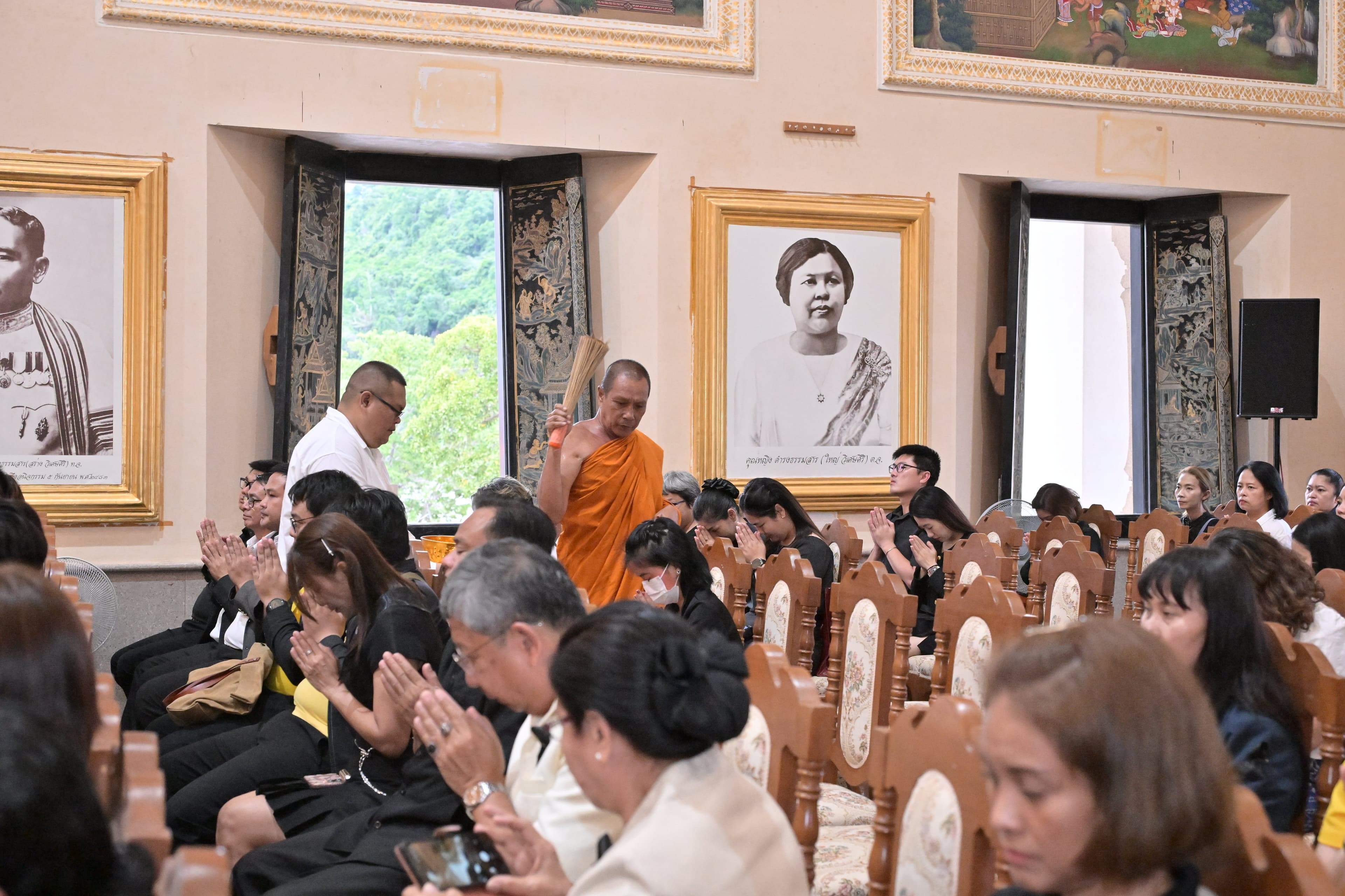 รูปภาพแกลเลอรี